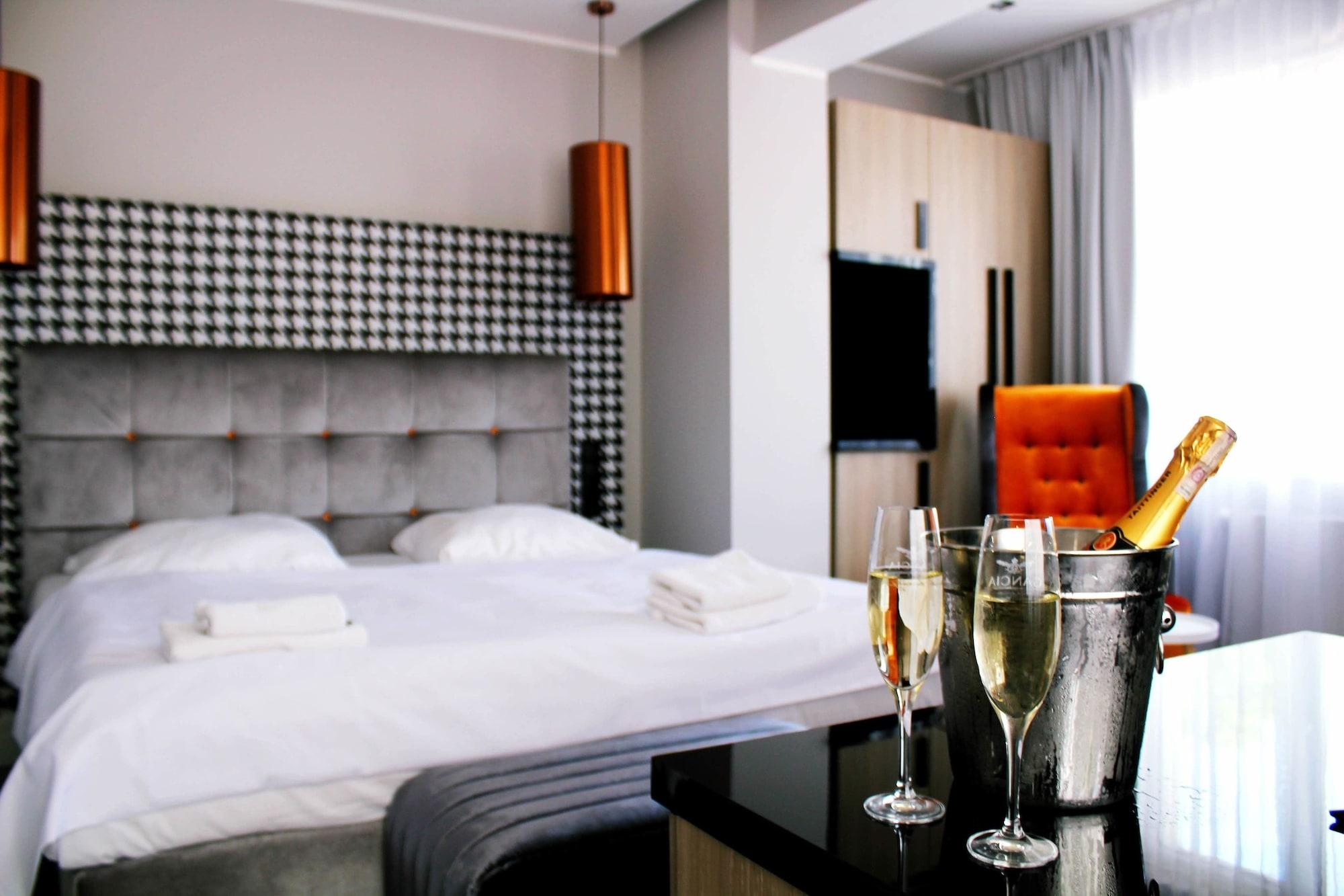 Hotel Pomaranczowa Plaza سوبوت المظهر الخارجي الصورة